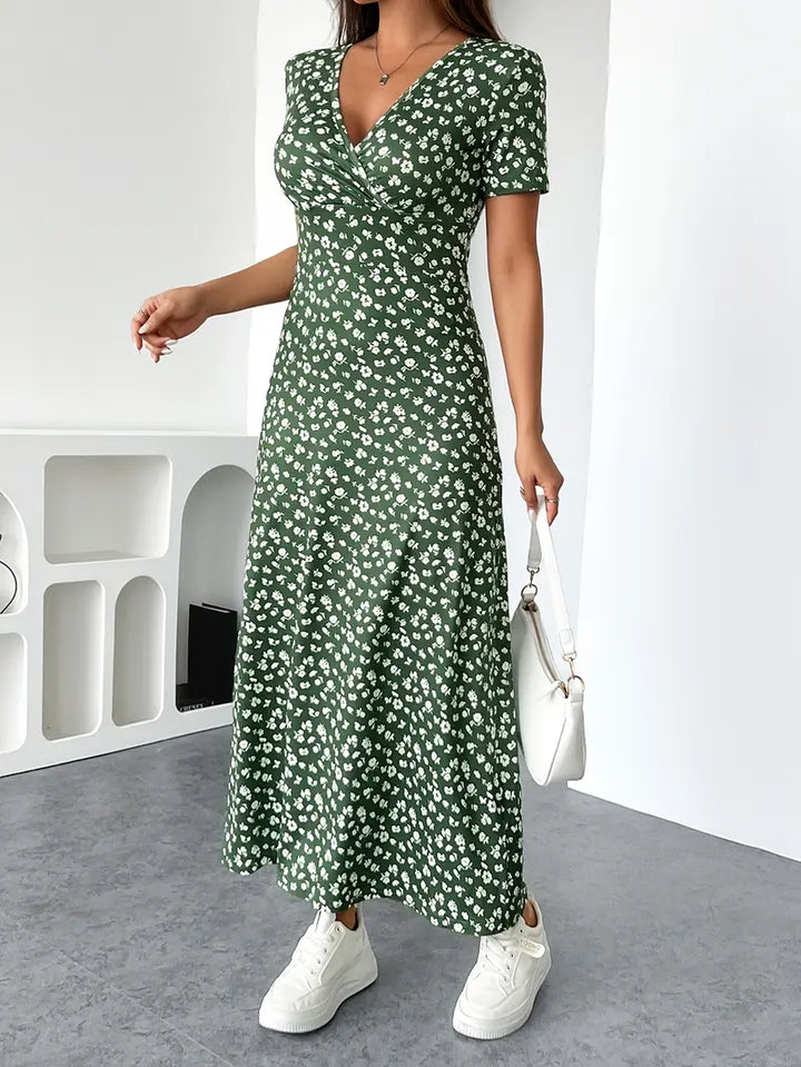 Melanie - Flattering V-Neck Floral Midi Dress