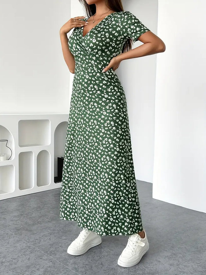 Melanie - Flattering V-Neck Floral Midi Dress
