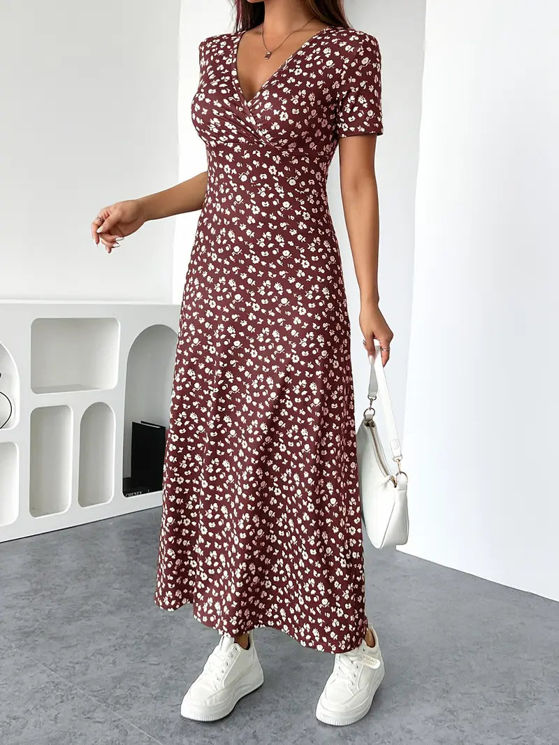 Melanie - Flattering V-Neck Floral Midi Dress