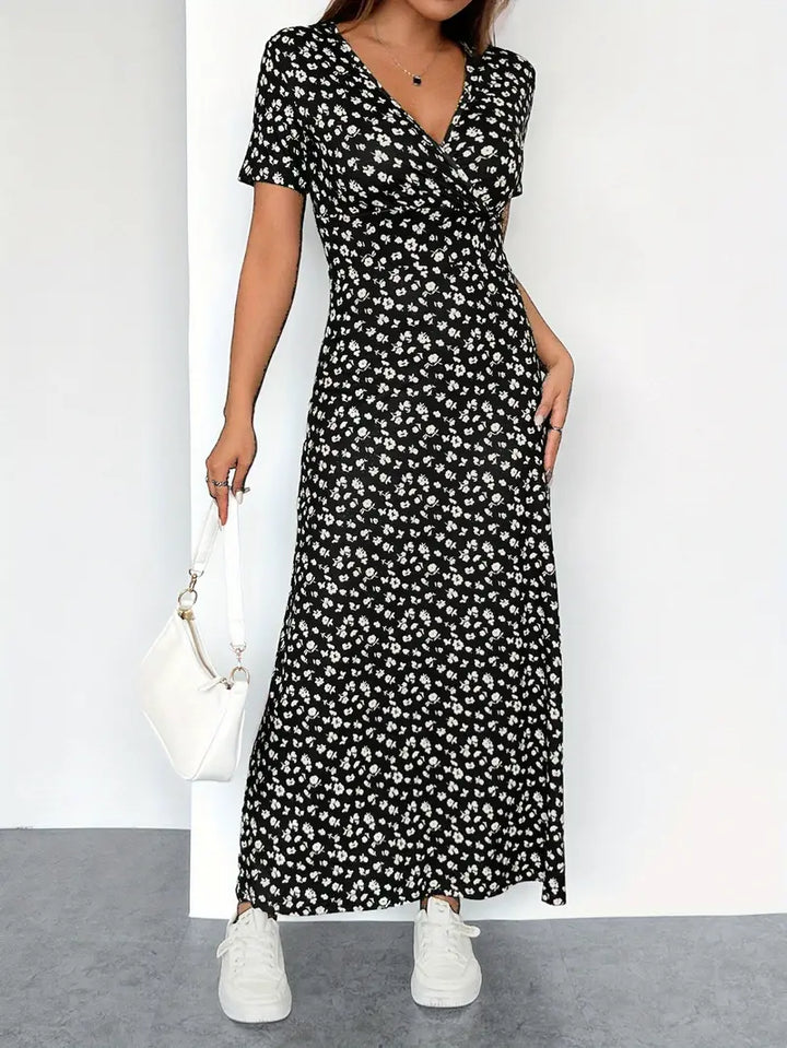 Melanie - Flattering V-Neck Floral Midi Dress
