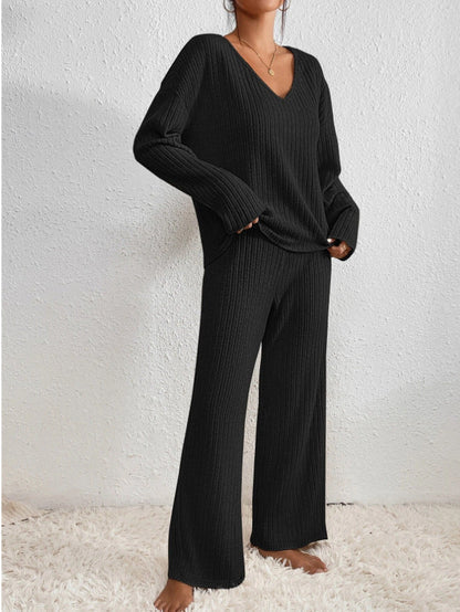 Hannah – V-Neck And Knit Pattern Two-Piece Set