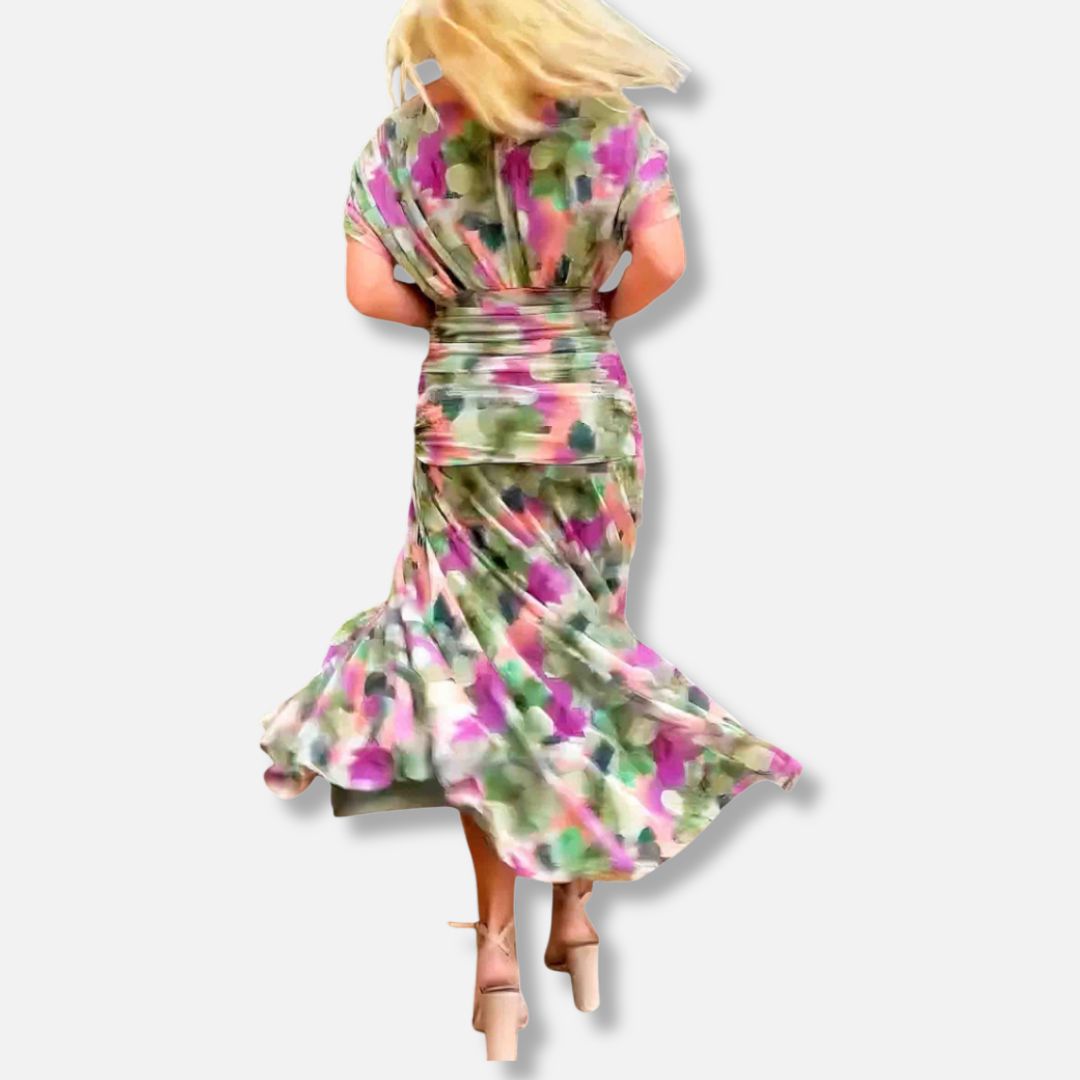 Evelyn – Elegant Dress With V-Neckline