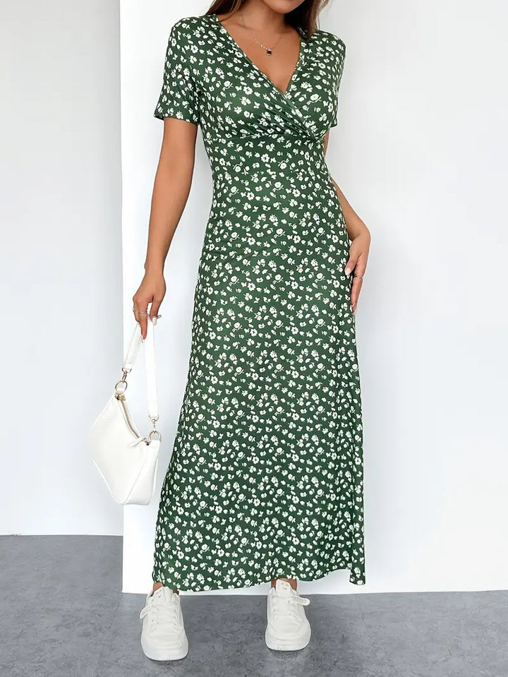 Melanie - Flattering V-Neck Floral Midi Dress