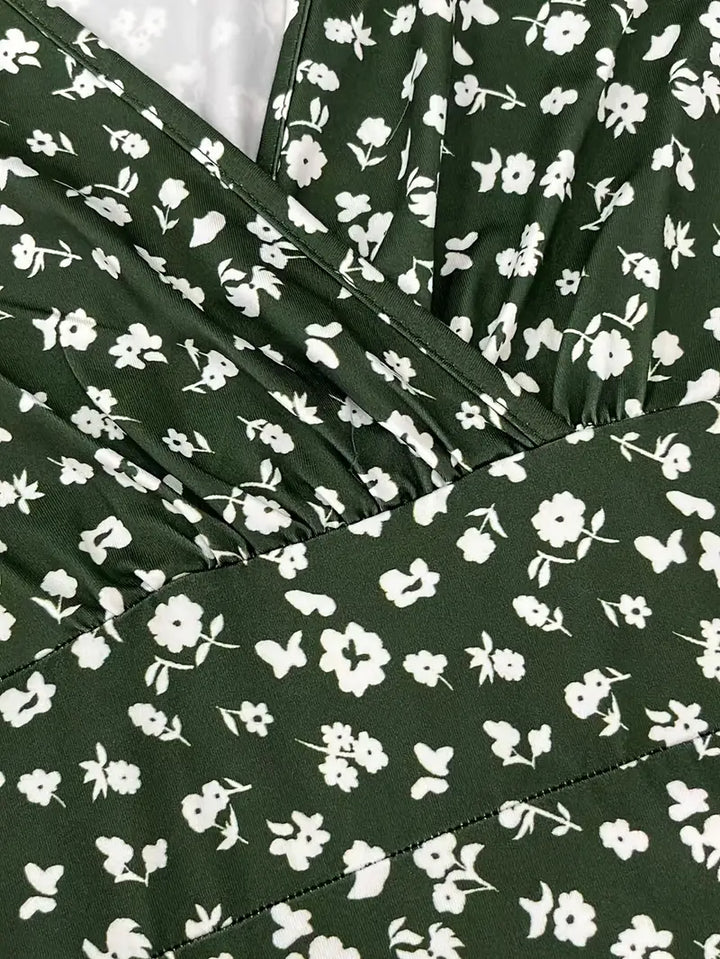 Melanie - Flattering V-Neck Floral Midi Dress