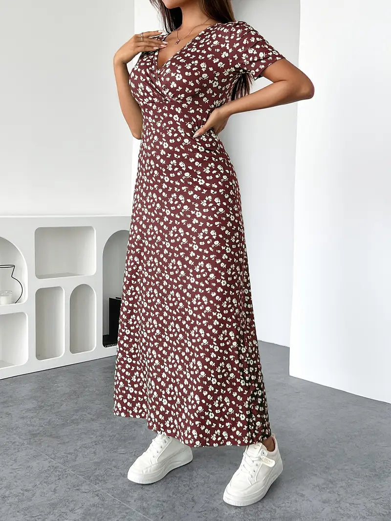 Melanie - Flattering V-Neck Floral Midi Dress