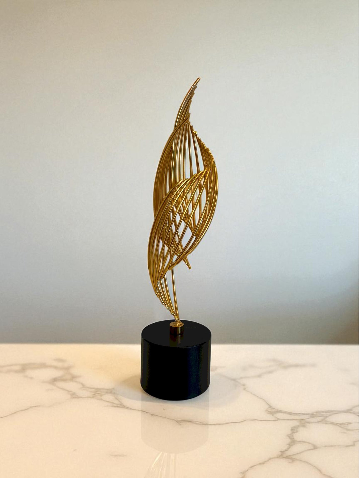 🌟 MaisonLaurant™ “Flamme Dorée” – Luxe Sculpturale Tafeldecoratie in Goud