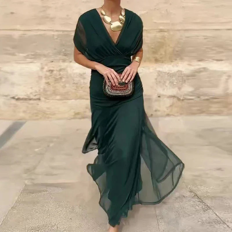 Evelyn – Elegant Dress With V-Neckline