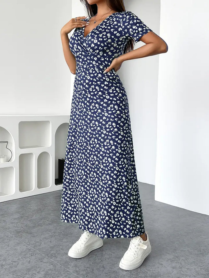Melanie - Flattering V-Neck Floral Midi Dress