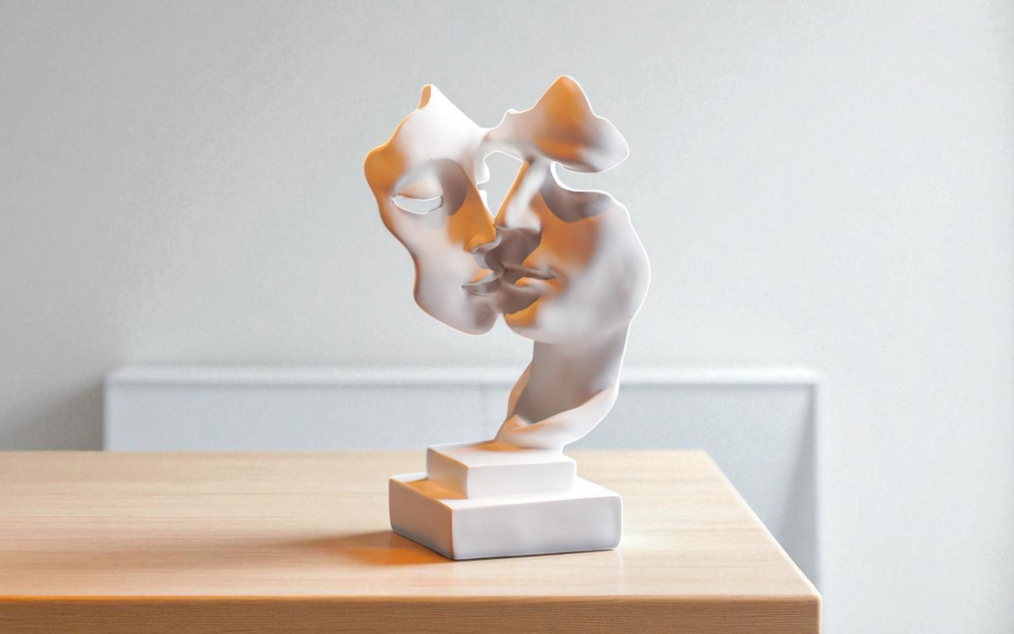 🕊️ MaisonLaurant™ “Silence d'Or” – Artistieke Kussende Gezichtensculptuur in Goud of Wit | Luxe Europese Tafeldecoratie voor Elk Interieur