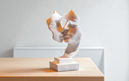 🕊️ MaisonLaurant™ “Silence d'Or” – Artistieke Kussende Gezichtensculptuur in Goud of Wit | Luxe Europese Tafeldecoratie voor Elk Interieur